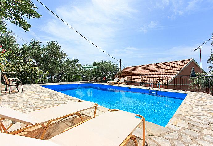 Private pool with terrace area . - Villa Yannakis . (Photo Gallery) }}