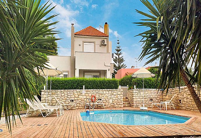 ,Beautiful villa with private pool and terrace . - Villa Lilium . (Галерея фотографий) }}