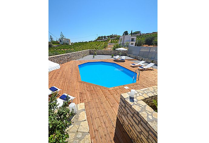Private pool with terrace area . - Villa Lilium . (Photo Gallery) }}