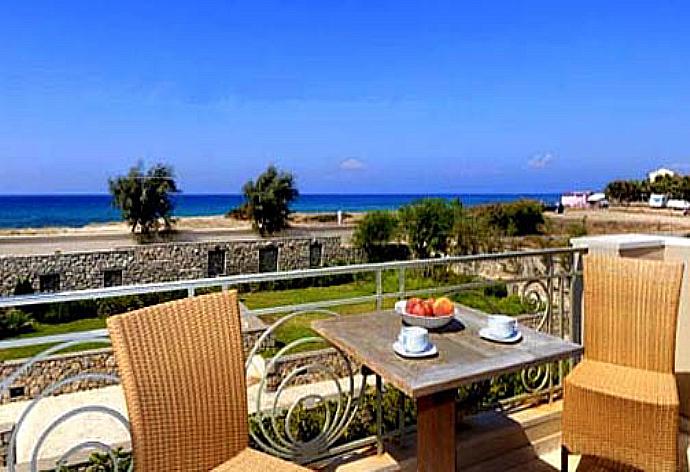 First floor balcony . - Villa Gorgona . (Fotogalerie) }}