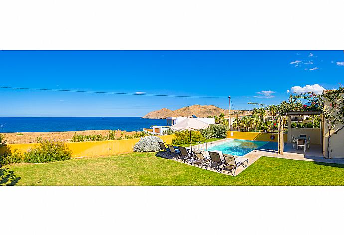 Private pool, terrace, and garden with panoramic sea views . - Villa Almira . (Fotogalerie) }}