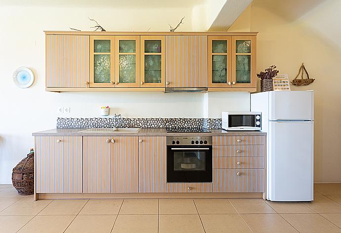 Equipped kitchen . - Villa Almira . (Fotogalerie) }}