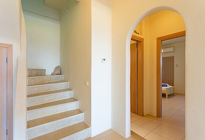 Stairway . - Villa Almira . (Fotogalerie) }}