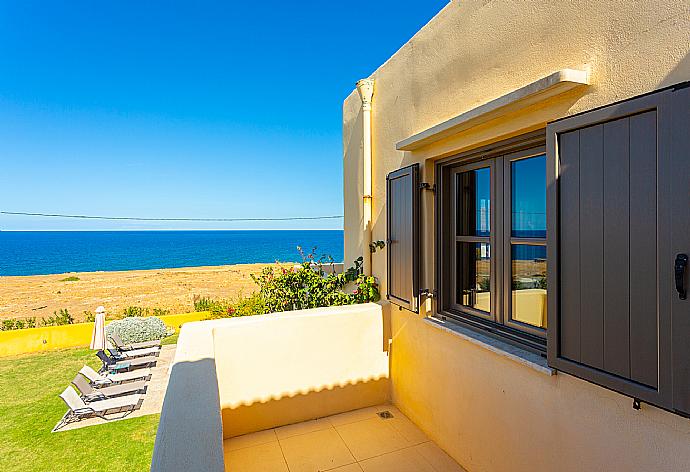 Balcony with sea views . - Villa Almira . (Galería de imágenes) }}