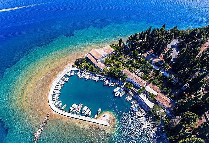 Kouloura . - Villa Christina . (Photo Gallery) }}