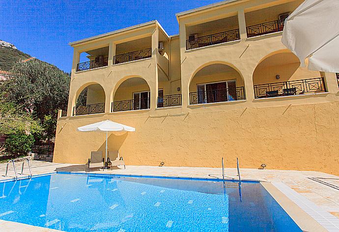 Private pool with terrace area . - Villa Christina . (Photo Gallery) }}