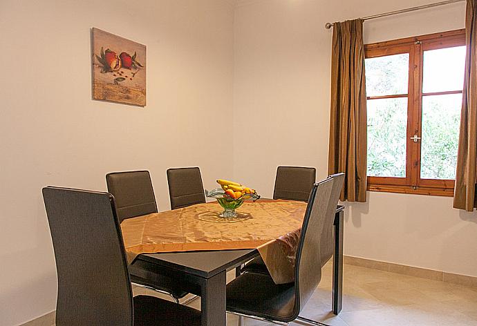 Dining area . - Villa Christina . (Photo Gallery) }}