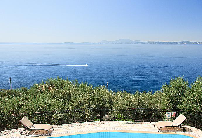 Balcony with panoramic views . - Villa Spyros . (Photo Gallery) }}