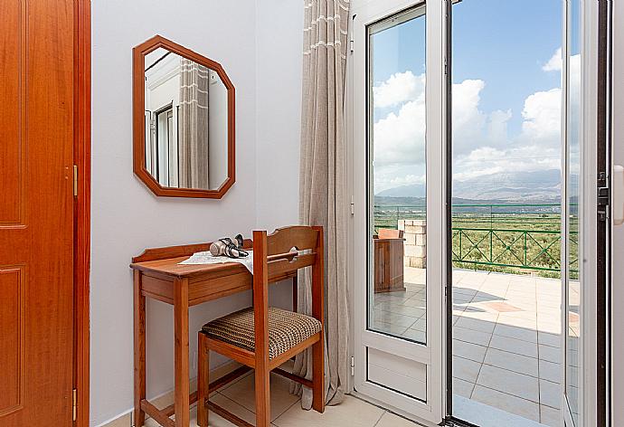 Double bedroom with A/C and balcony access . - Villa Giannis . (Galleria fotografica) }}