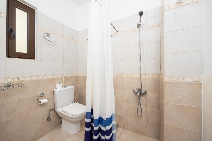 Family bathroom with shower . - Ekklisies Tria . (Photo Gallery) }}