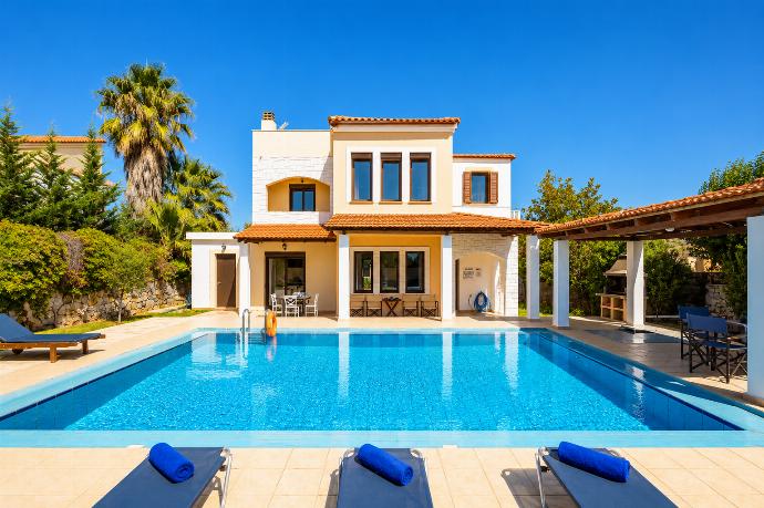 Beautiful villa with private pool and terrace . - Ekklisies Tria . (Photo Gallery) }}