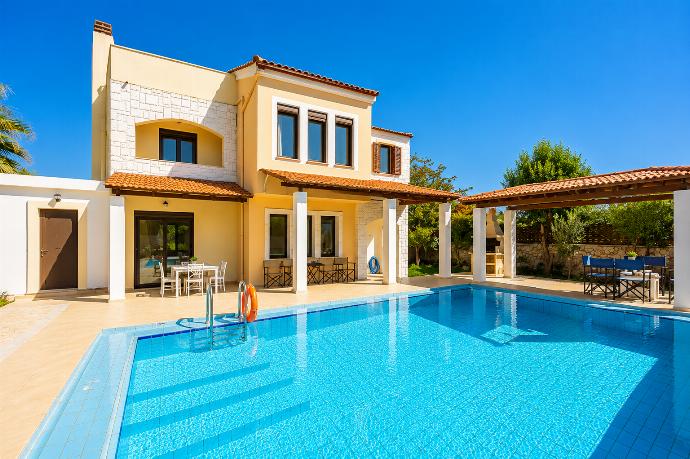 Beautiful villa with private pool and terrace . - Ekklisies Tria . (Photo Gallery) }}