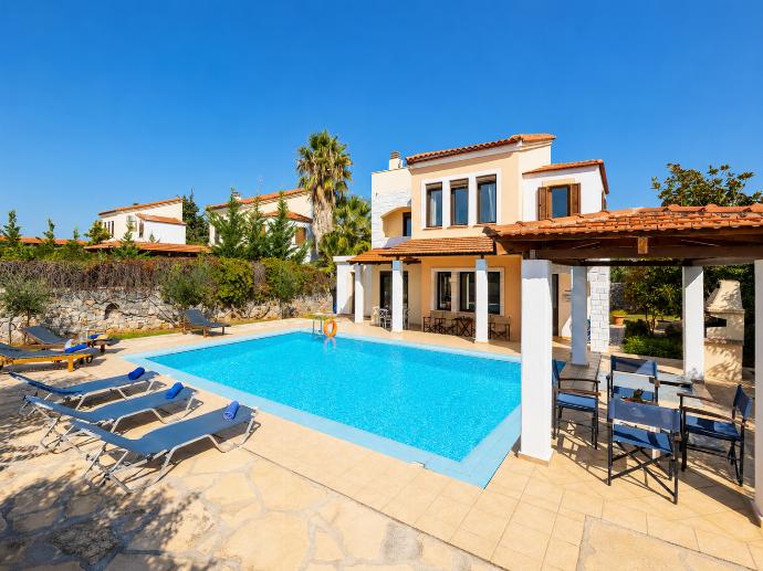 Beautiful villa with private pool and terrace . - Ekklisies Tria . (Photo Gallery) }}