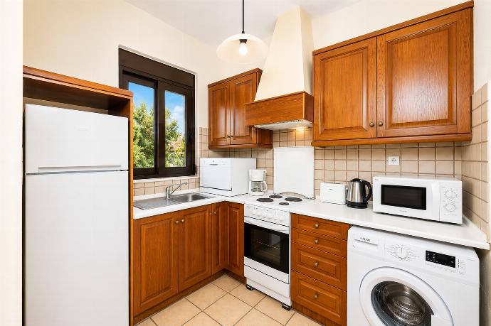 Equipped kitchen . - Ekklisies Tria . (Photo Gallery) }}