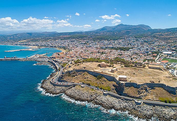 Rethymno . - Archontiko Galliaki . (Galerie de photos) }}