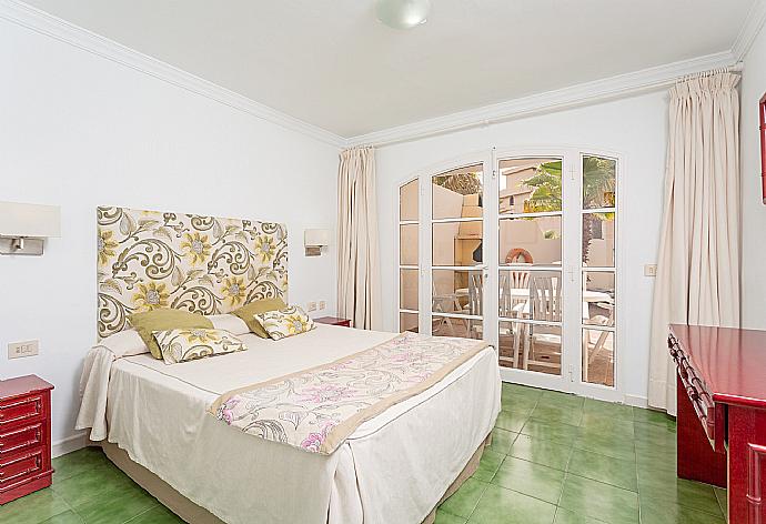 Double bedroom with terrace access . - Villa Mar . (Photo Gallery) }}