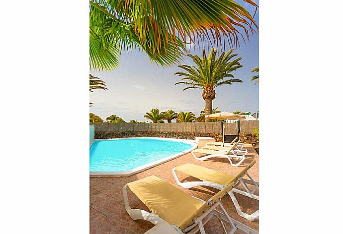 Private pool and terrace . - Villa Mar . (Galerie de photos) }}