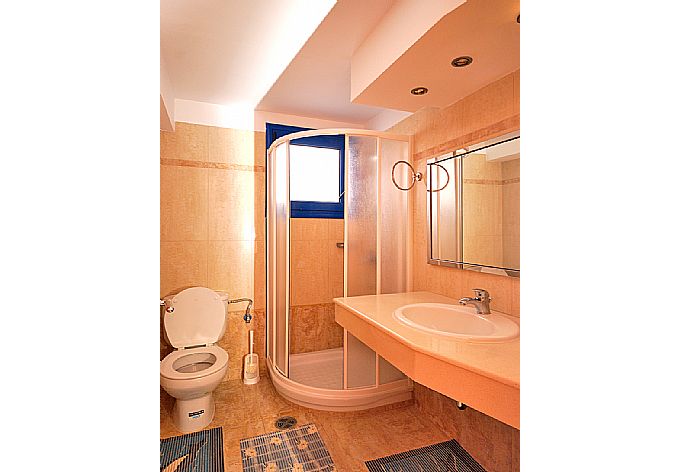 Bathrooms . - Villa Karpathos . (Photo Gallery) }}