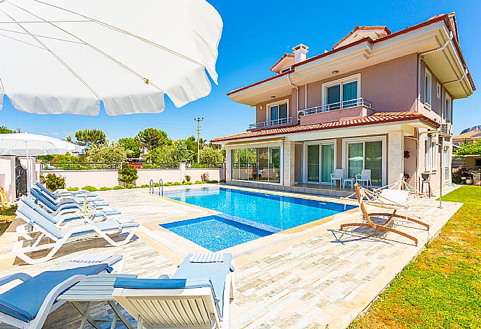 Beautiful villa with private pool and terrace . - Villa Seda . (Галерея фотографий) }}