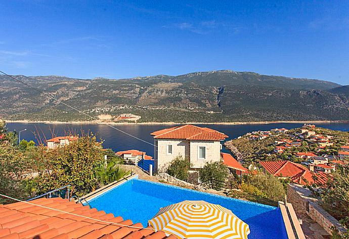 Private pool and terrace with sea views . - Villa Erdem . (Galería de imágenes) }}