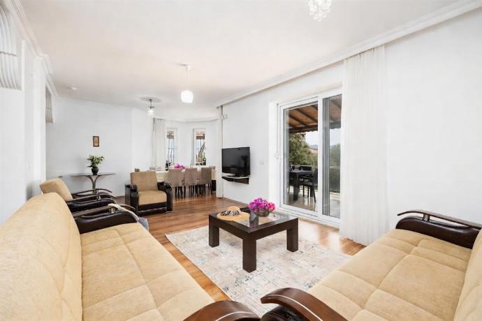  . - Villa Erdem . (Photo Gallery) }}