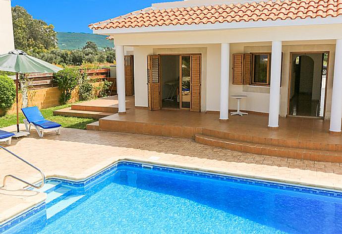 Beautiful villa with private pool and terrace with sea views . - Achilles Beach Villa Thio . (Galería de imágenes) }}