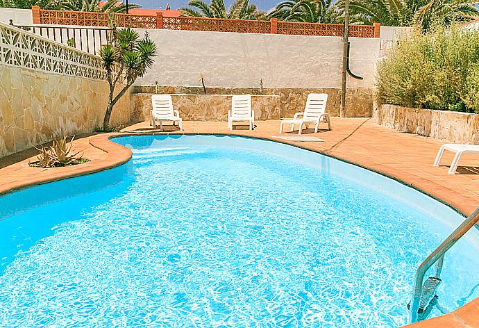 Private pool with terrace area . - Villa San Antonio . (Галерея фотографий) }}