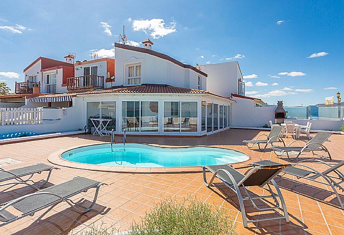 Beautiful villa with private pool and terrace . - Villa Remos . (Galería de imágenes) }}