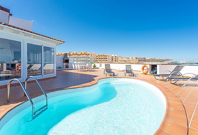 Private pool and terrace with panoramic sea views . - Villa Remos . (Fotogalerie) }}