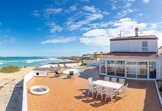 Beautiful villa with private pool and terrace with panoramic sea views . - Villa Remos . (Galería de imágenes) }}