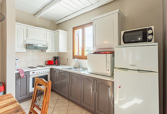 Equipped kitchen . - Villa Neria . (Fotogalerie) }}