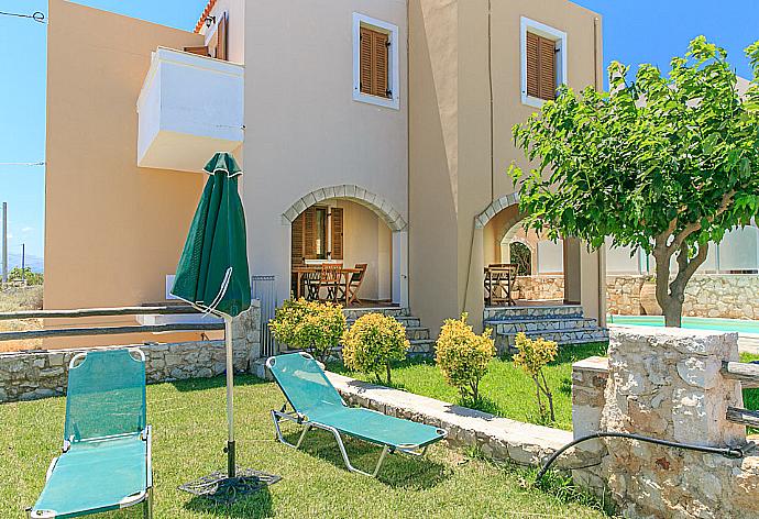 Garden area . - Villa Neria . (Fotogalerie) }}