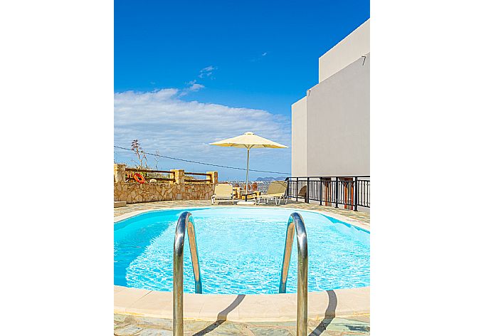 Private pool and terrace with sea and mountain views . - Villa Stratos . (Galleria fotografica) }}