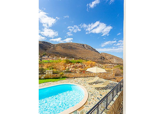 View from balcony . - Villa Stratos . (Fotogalerie) }}