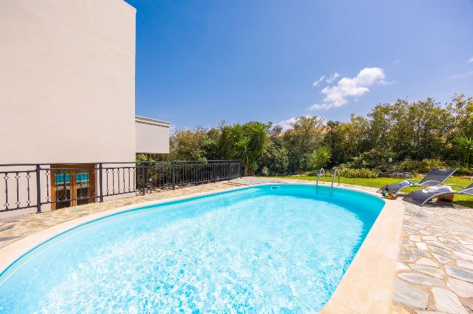 Private pool and terrace with sea views . - Villa Stratos . (Galerie de photos) }}