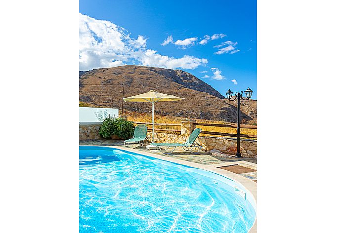 Private pool and terrace with sea and mountain views . - Villa Konstantina . (Galería de imágenes) }}