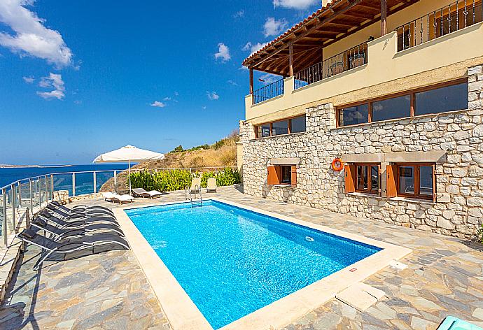 Beautiful villa with private pool, terrace, and panoramic sea views . - Souda Bay View . (Galleria fotografica) }}