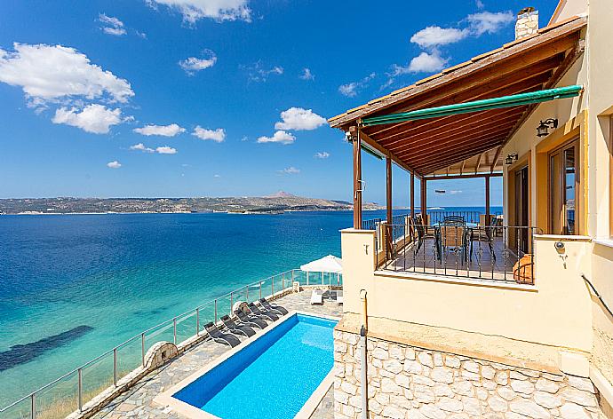 Beautiful villa with private pool, terrace, and panoramic sea views . - Souda Bay View . (Galleria fotografica) }}