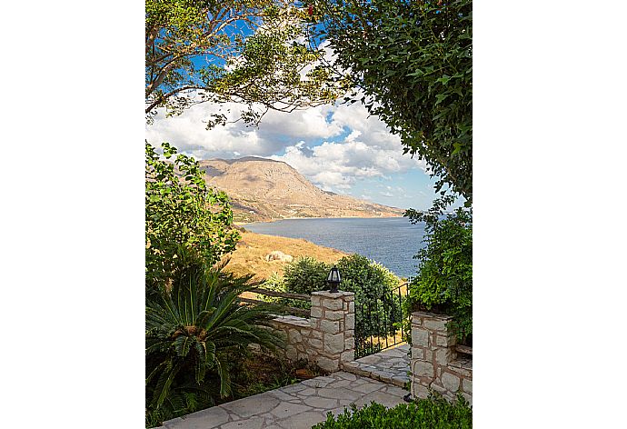 Entrance . - Souda Bay View . (Photo Gallery) }}