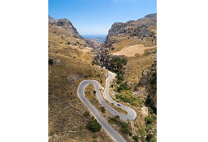 Kotsifou Gorge . - Souda Bay View . (Galería de imágenes) }}