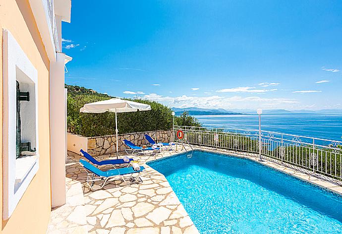 Beautiful villa with private pool and terrace with panoramic sea views . - Villa Amalia . (Galleria fotografica) }}
