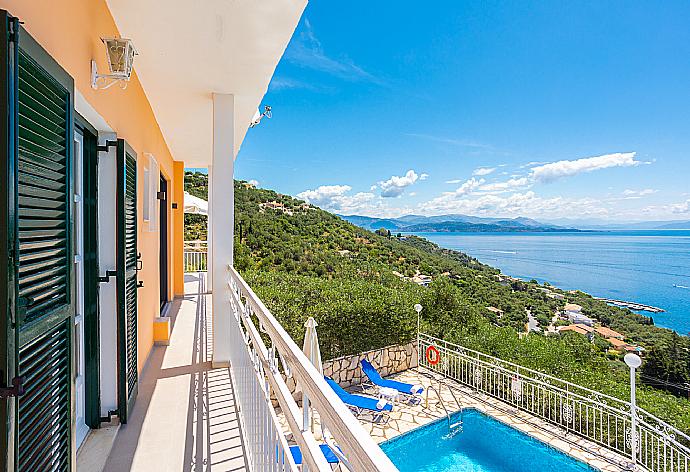 Upper terrace area with panoramic sea views . - Villa Amalia . (Photo Gallery) }}