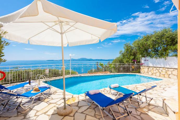  . - Villa Amalia . (Photo Gallery) }}