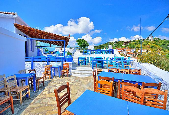 Chora, Skopelos . - Villa Glysteri . (Photo Gallery) }}