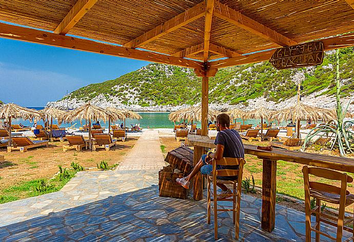 Taverna at Glysteri Beach - only a 7 minute walk from Villa Glysteri . - Villa Glysteri . (Photo Gallery) }}