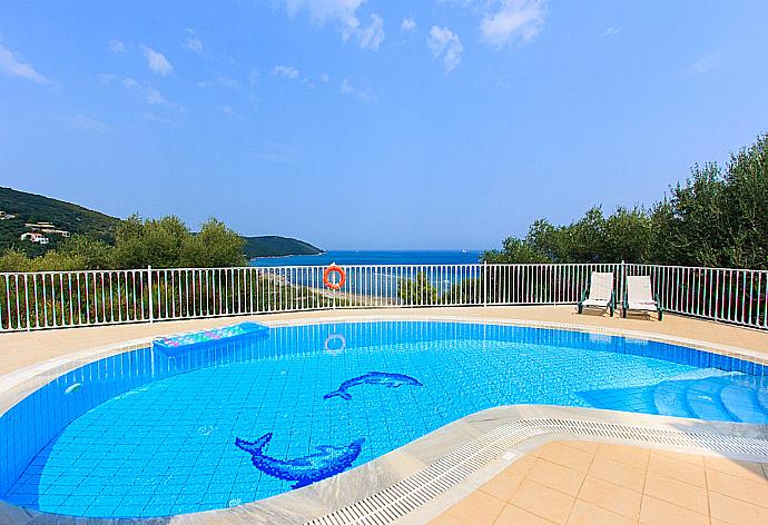 Private pool with terrace area and views . - Villa Oneiro . (Galleria fotografica) }}