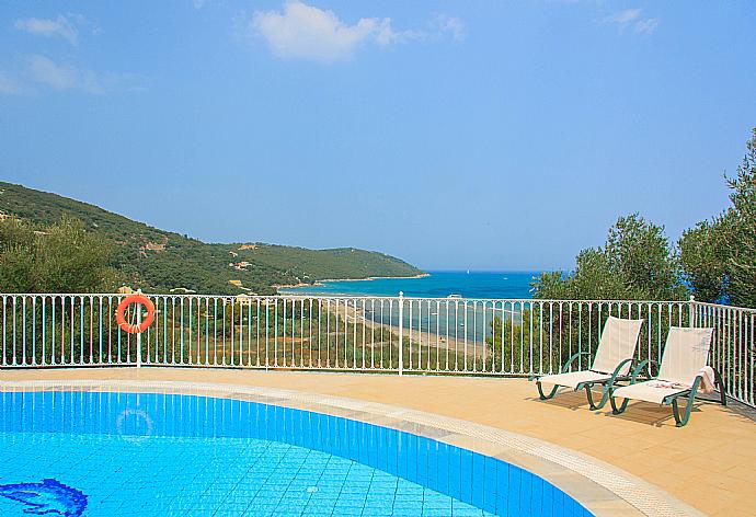 Private pool with terrace area and views . - Villa Oneiro . (Galleria fotografica) }}