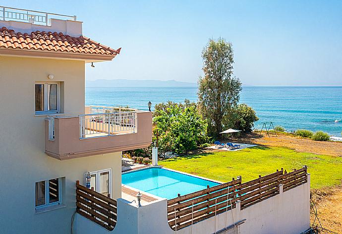 Aerial view of Kalisto Beach Villa . - Kalisto Beach Villa . (Galería de imágenes) }}