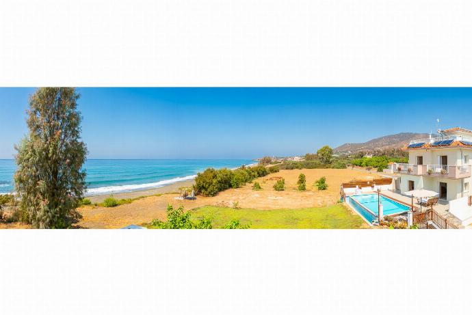  . - Kalisto Beach Villa . (Галерея фотографий) }}