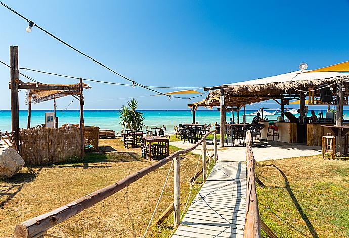 Waterfront bar in Argaka . - Villa Bougainvillea . (Galería de imágenes) }}